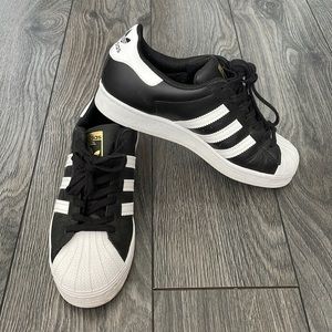 Adidas Superstar Sneakers